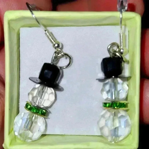 Danielle Jewelry - HANDMADE Snowman ⛄️ earrings. CHRISTMAS IS COMING!